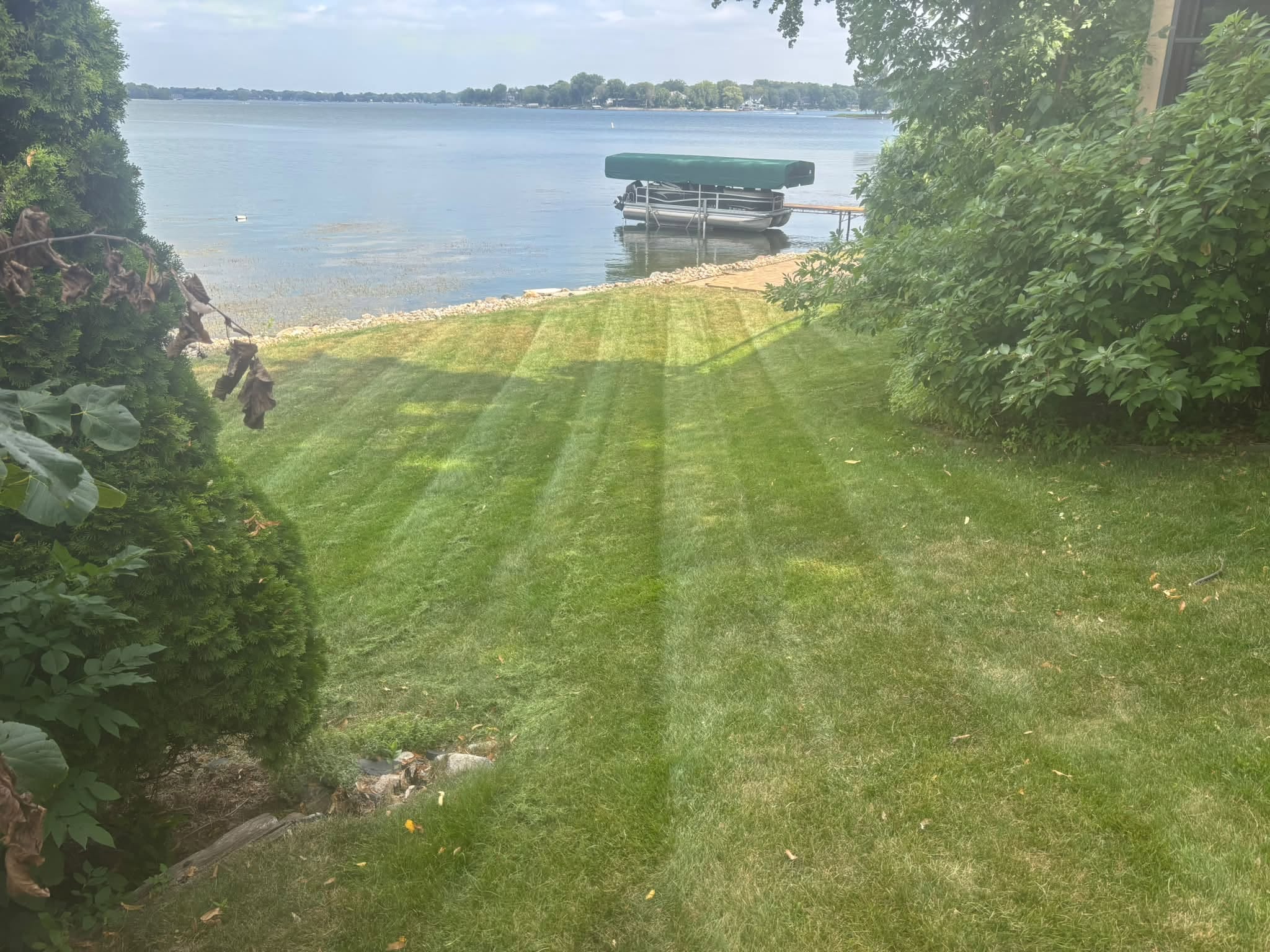 Lakeside Lawn Maintenance